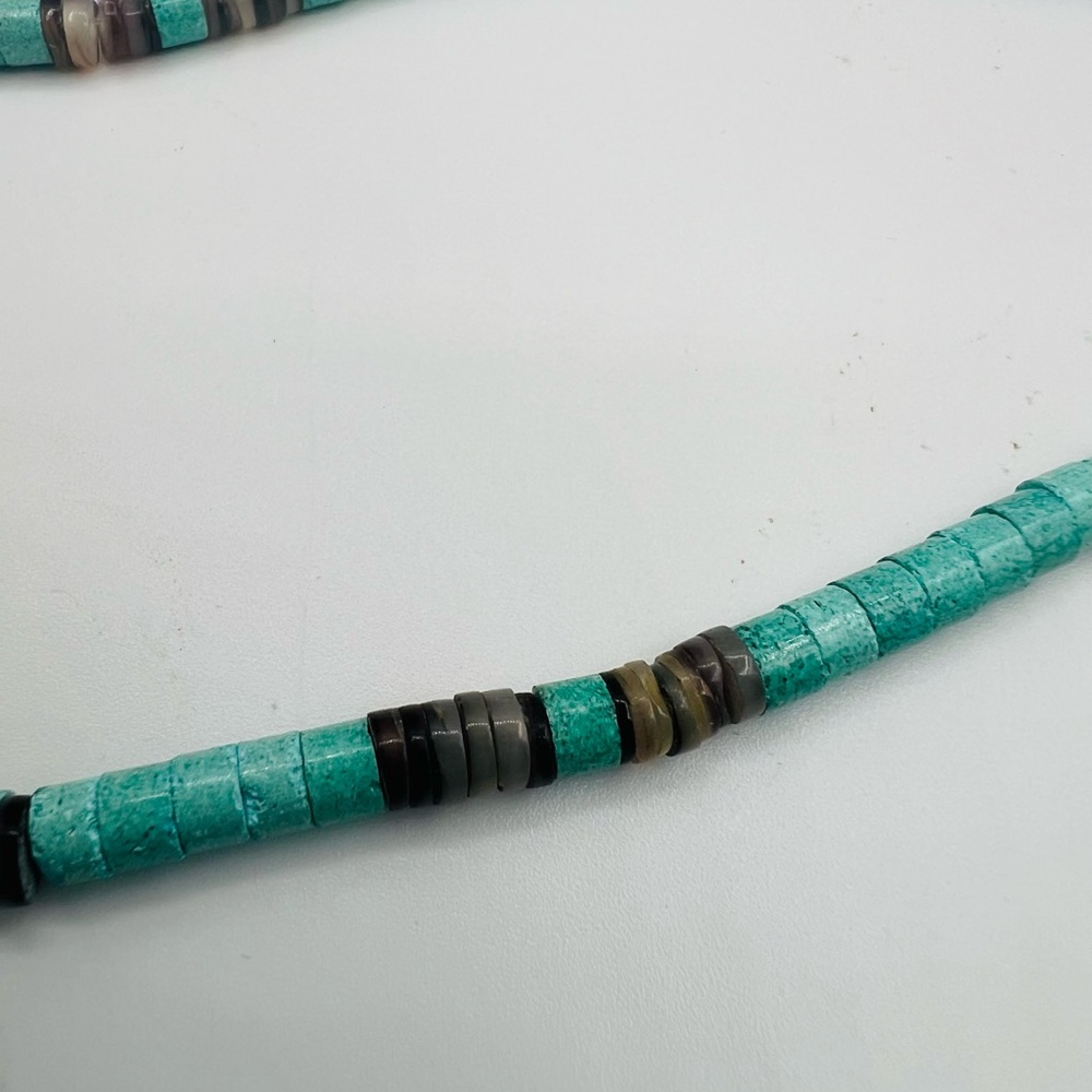 Turquoise and Shell Necklace - Picture 2 of 6